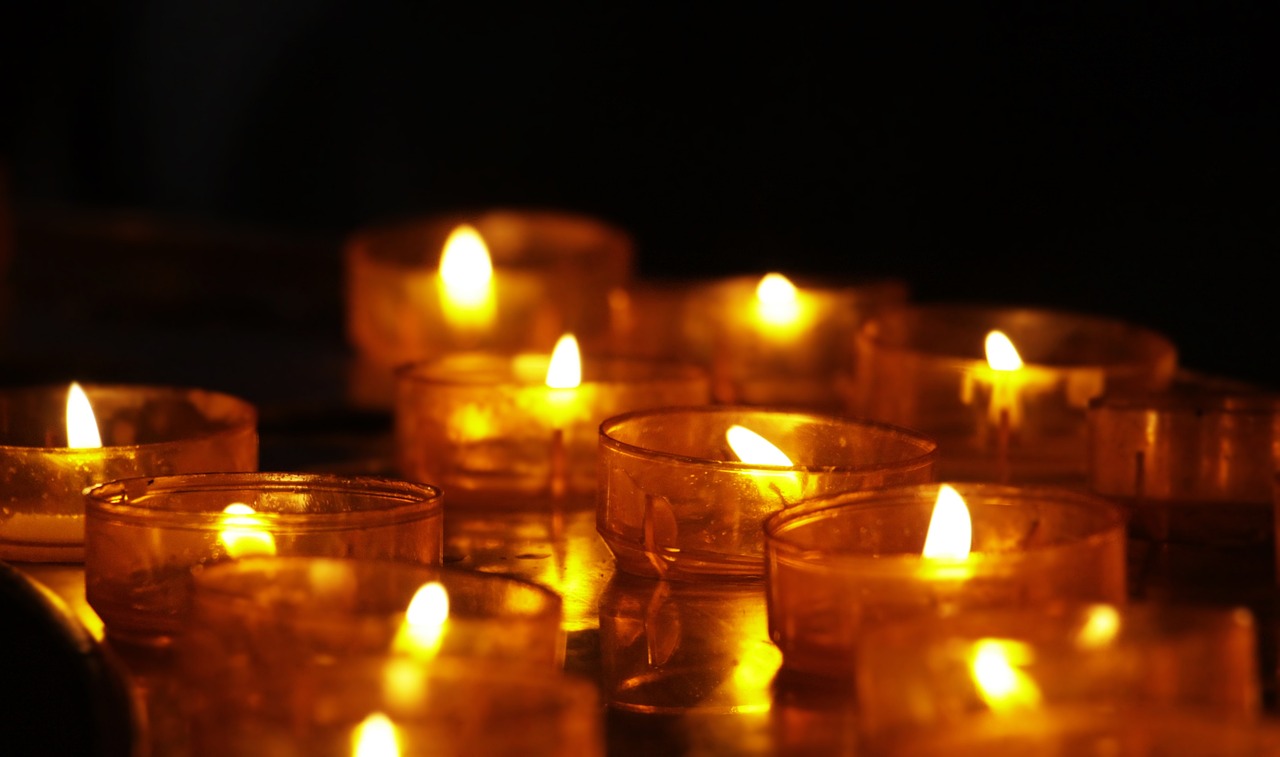 tea lights, candles, candlelight-3612441.jpg